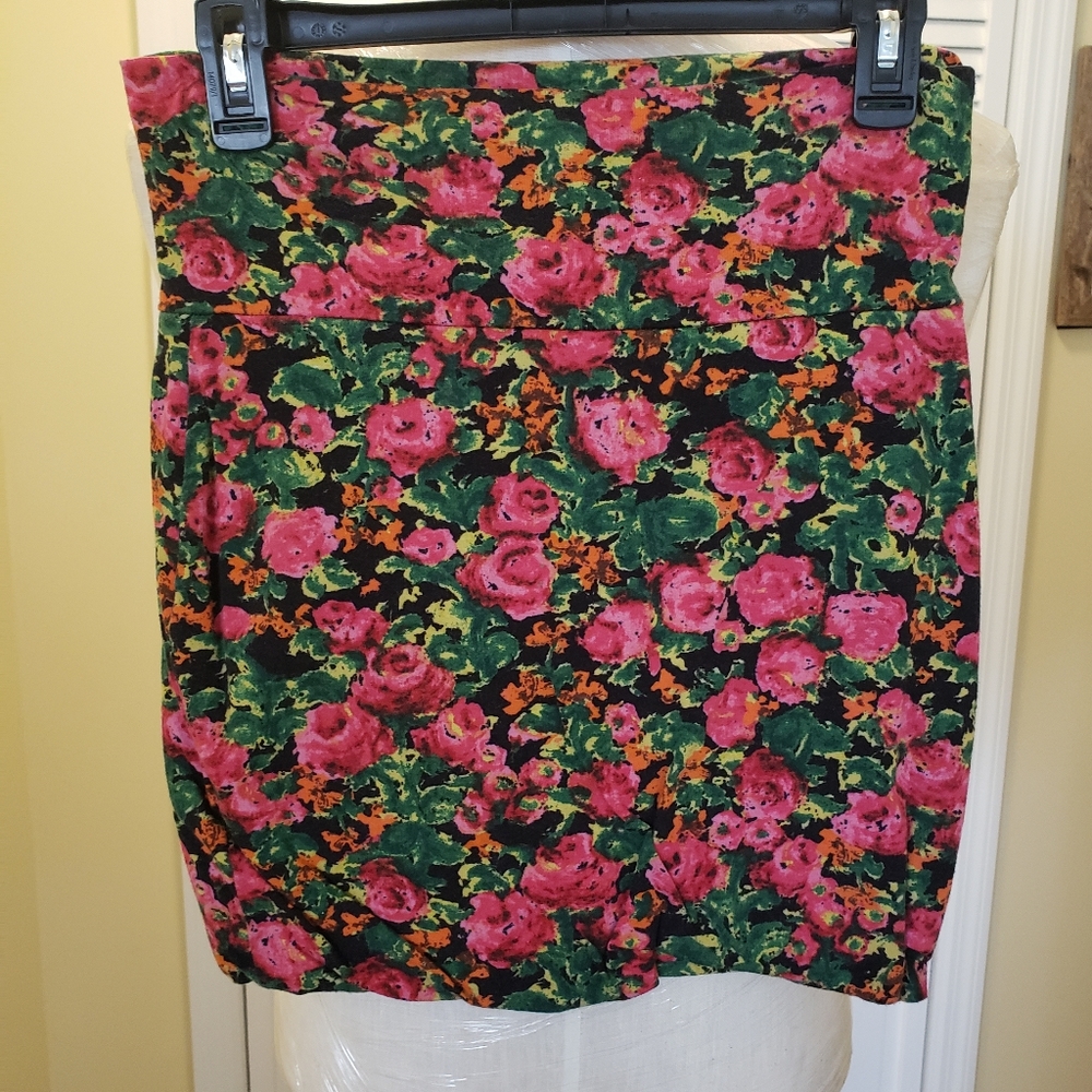 Lily Rose Floral Mini Skirt. Body con